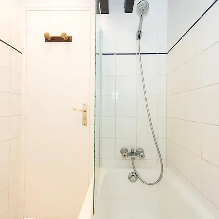 Upper 1br Cozy Apartment *