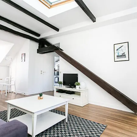 Upper 1br Cozy