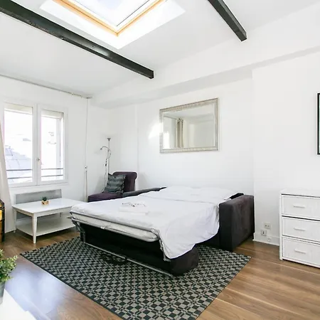 Upper 1br Cozy Apartment